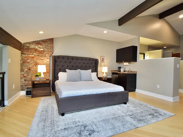 110 E 13th St #3 — Photo 21