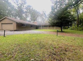 3910 S Cherry Valley Rd, Woodstock, IL 60098