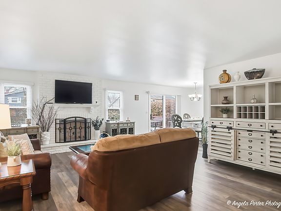 3rd image of 4833 Eastwood Ct