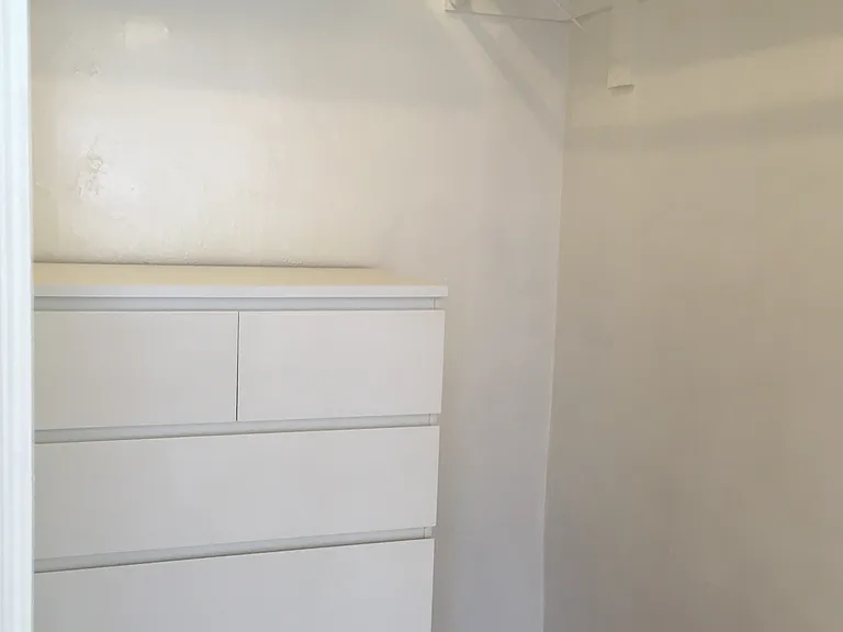 2035 Vista Del Mar Ave #3/4 — Photo 8