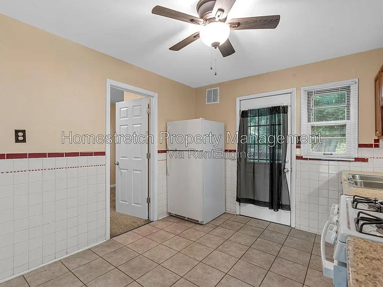 8253 Frost Ave — Photo 16