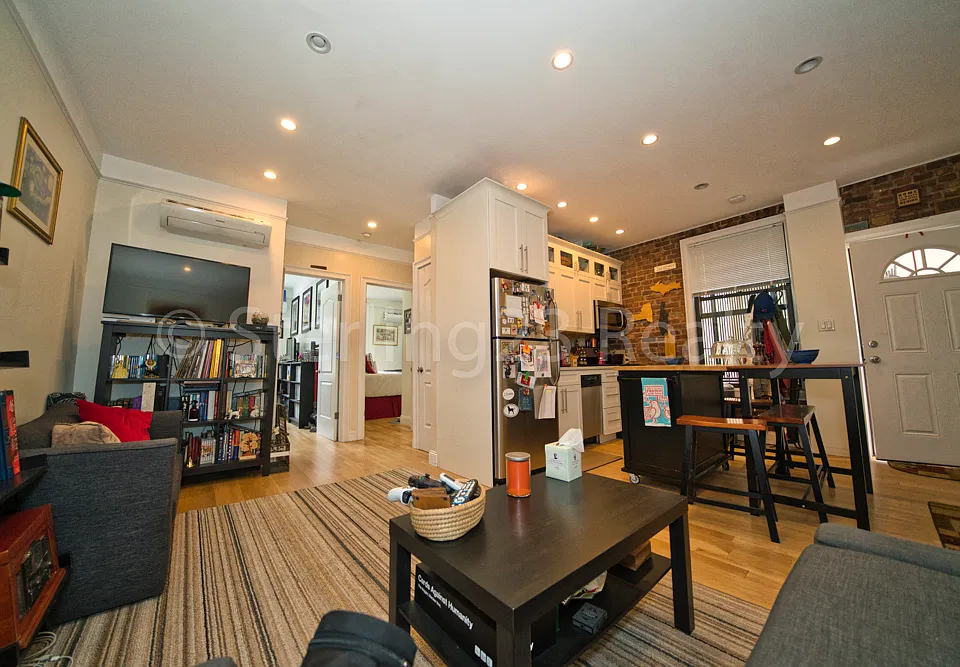 2353 28th St #2B