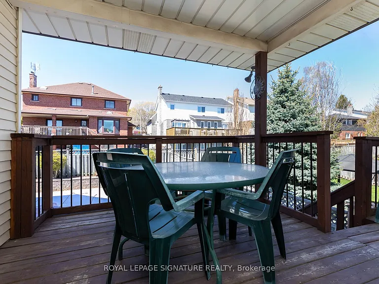 34 Kingswood Dr E — Photo 27