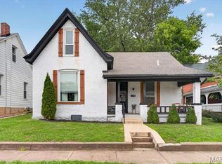 614 S High St, Belleville, IL 62220