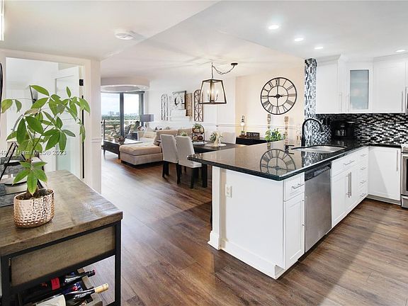 3rd image of 1600 S Ocean Dr APT 14C