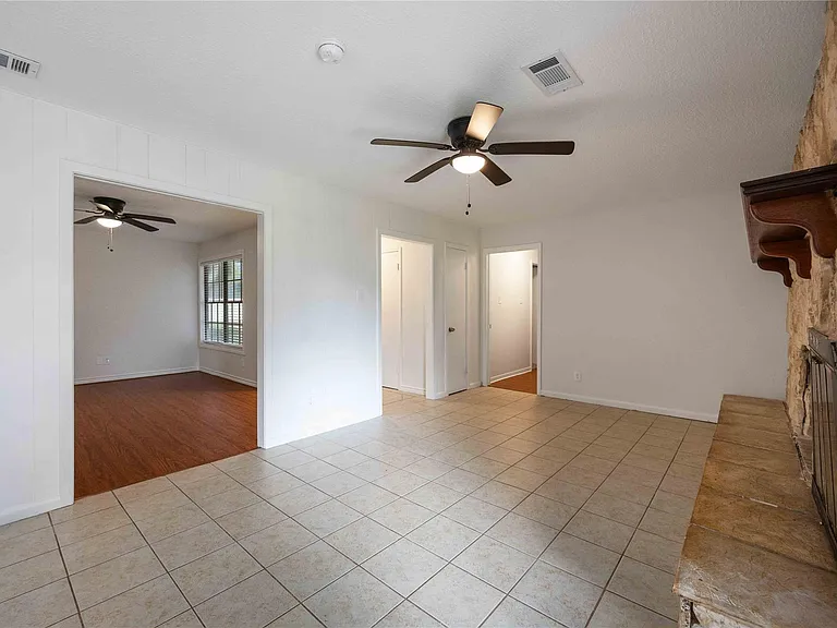 814 Alyse St — Photo 23