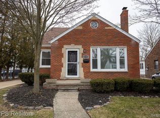 15101 Camden Ave, Eastpointe, MI 48021