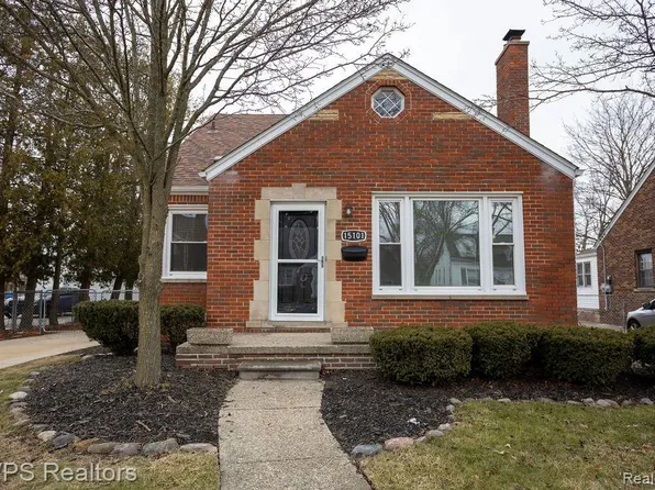 15101 Camden Ave, Eastpointe, MI 48021