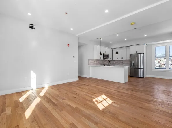 1088 Saratoga St #4, Boston, MA 02128