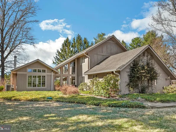 5997 Stovers Mill Rd, Doylestown, PA 18902