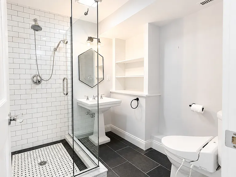 4 Raymond Pl — Photo 25