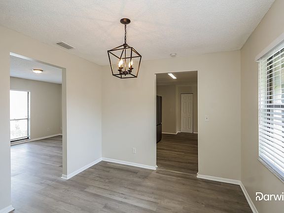 5th image of 208 New Hope Rd