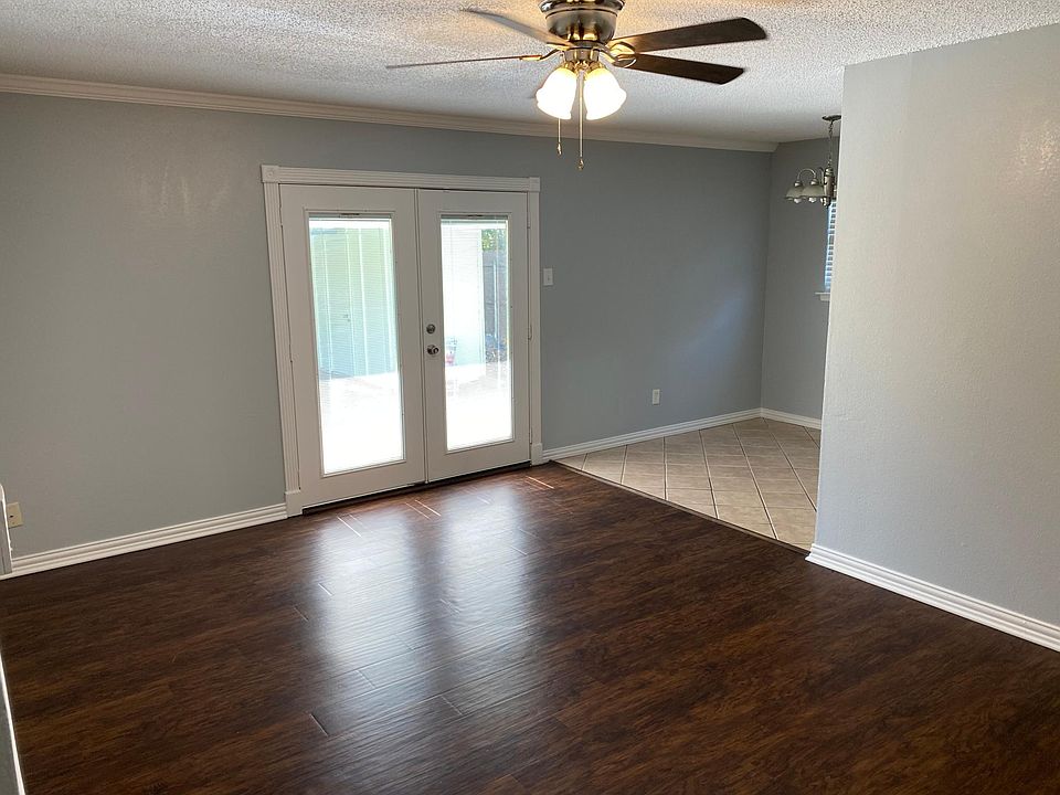 1st image of 920 Meadow Mead Dr