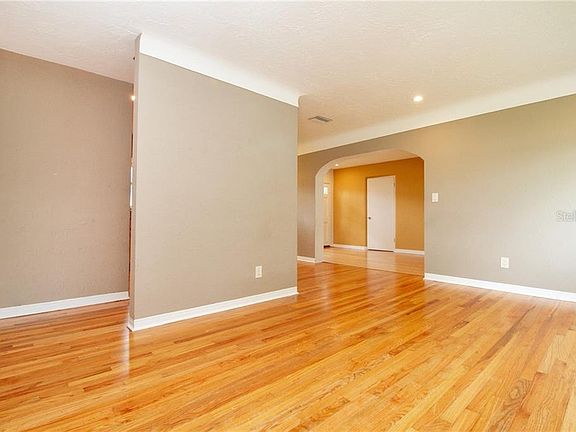 3rd image of 4526 26th Ave N