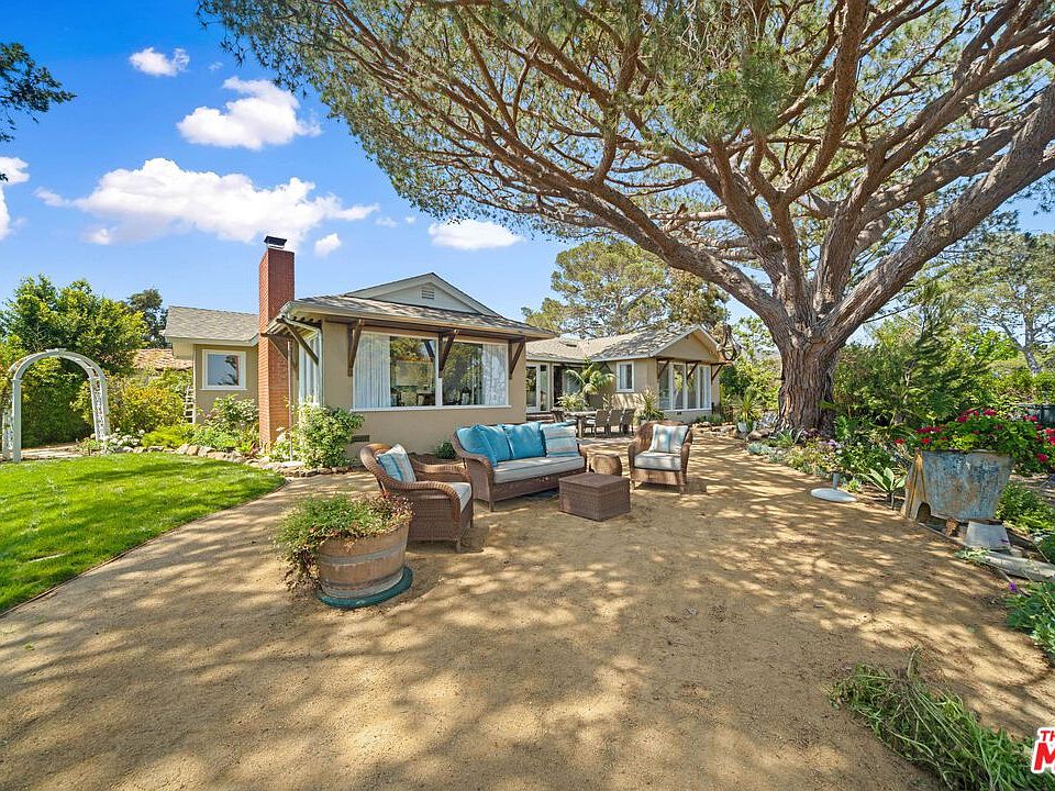 1st image of 28952 Selfridge Dr