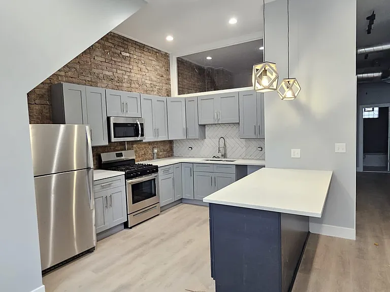 2642 W Pratt Ave #2 — Photo 1