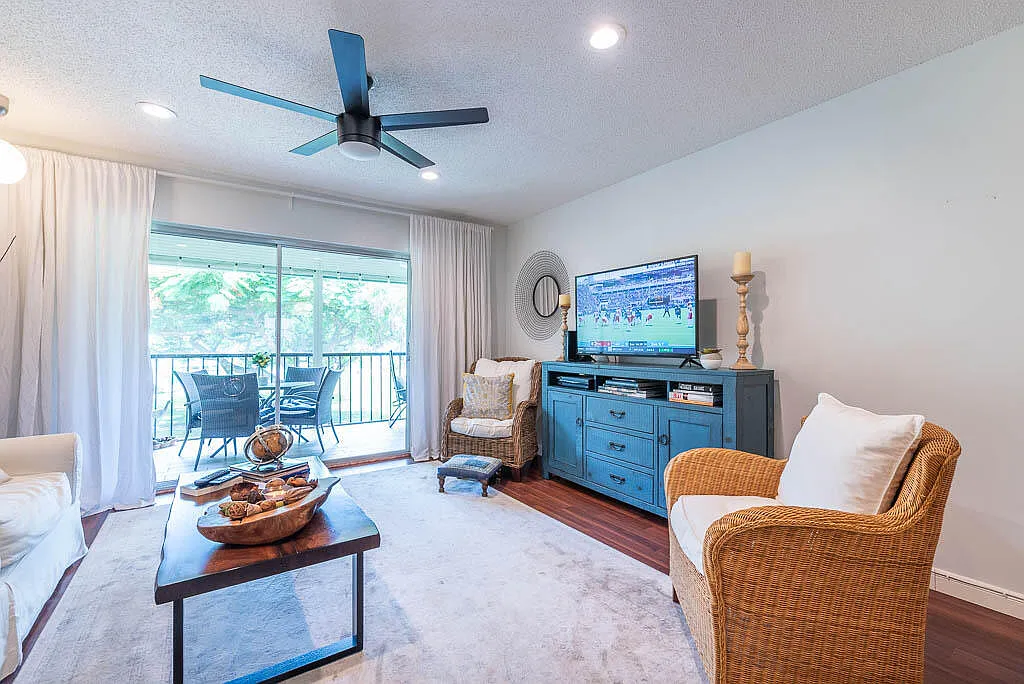 2 bed, 2.0 bath, 1005 sqft, $2,000 — Photo 4