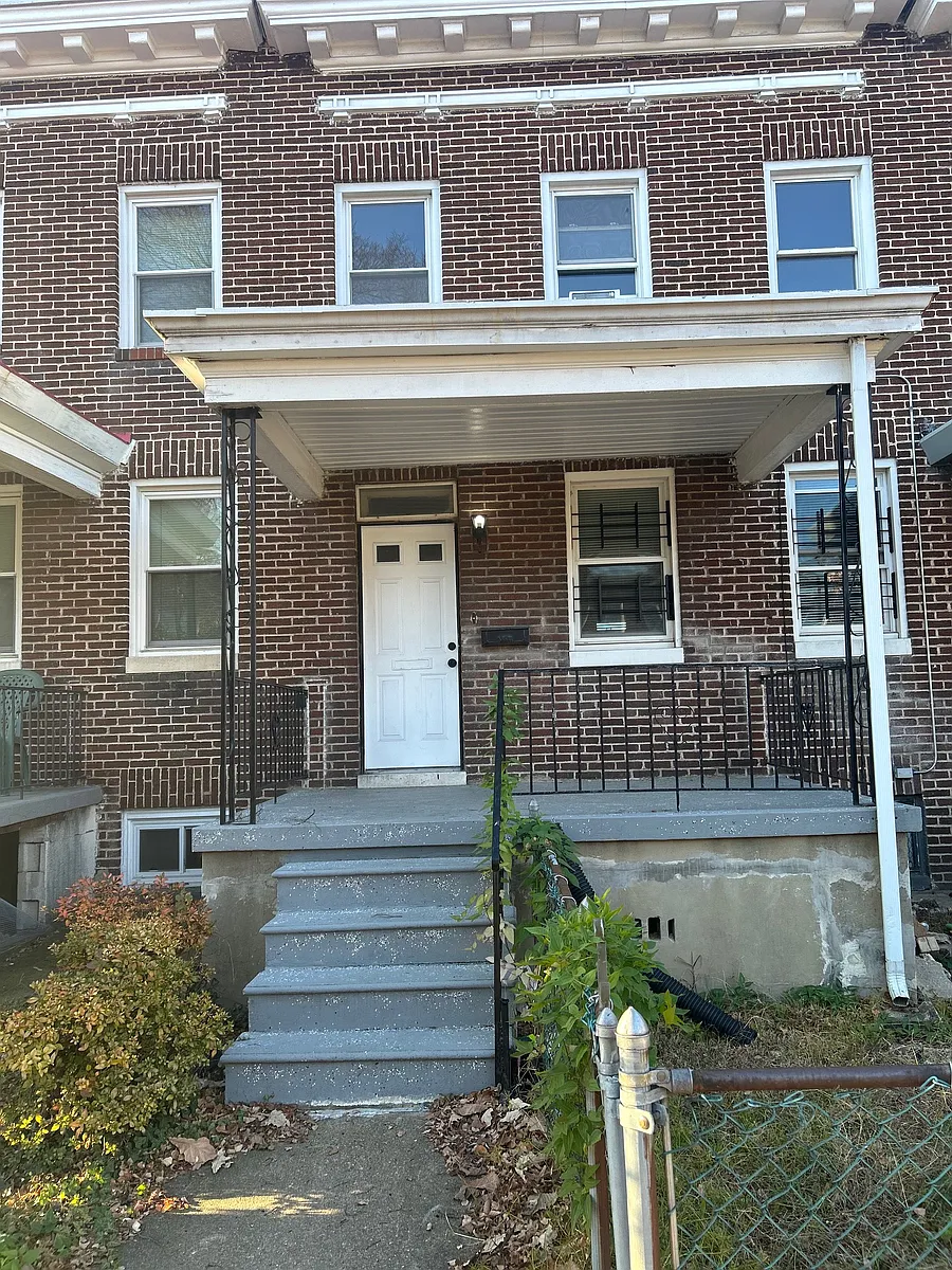 Building Photo - 2326 Aiken St