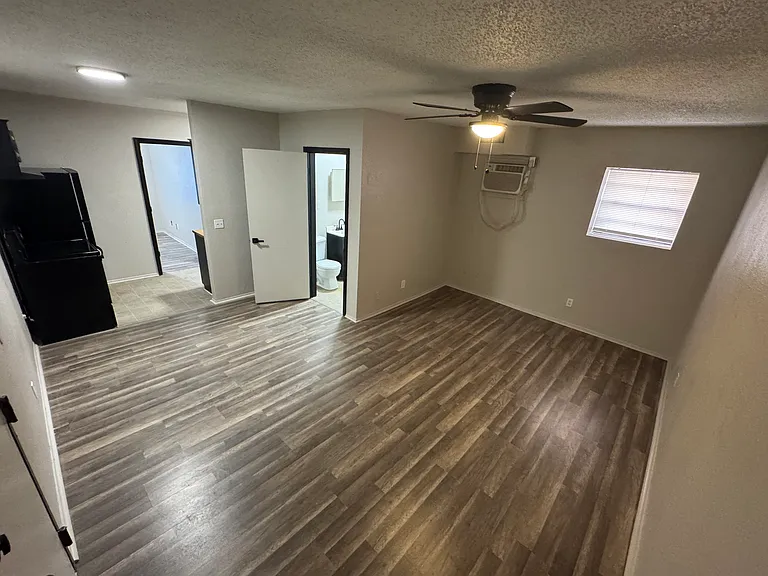 500 SW 10th Ave #10 — Photo 1