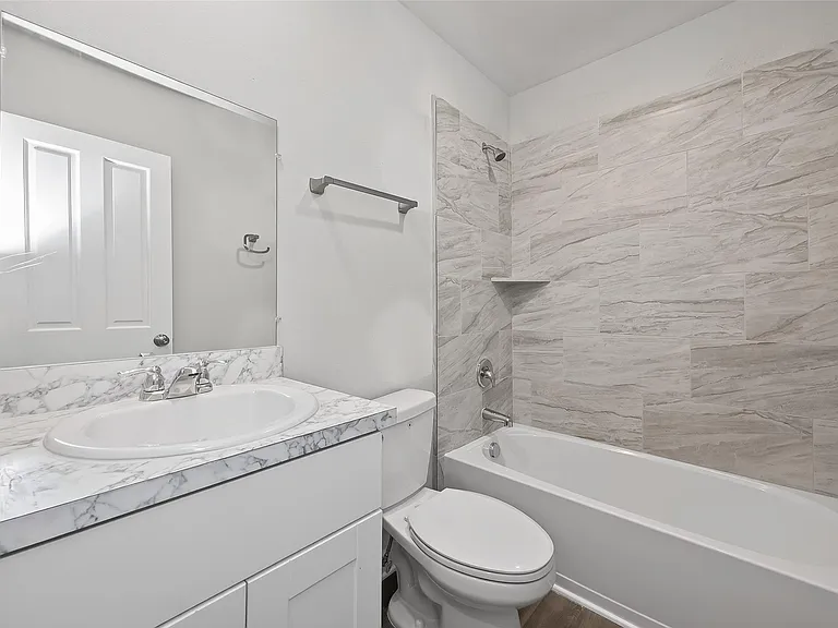 154 E Lakeview Dr — Photo 13