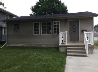 834 7th Ave S, Clinton, IA 52732