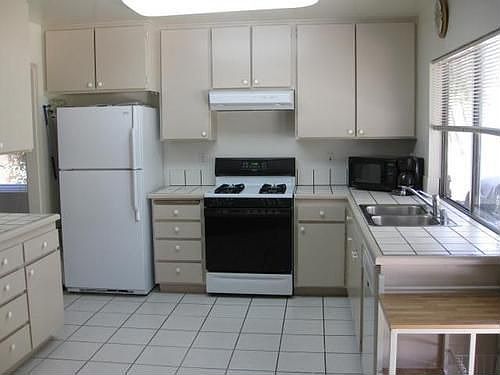 4th image of 10888 Red Rock Dr