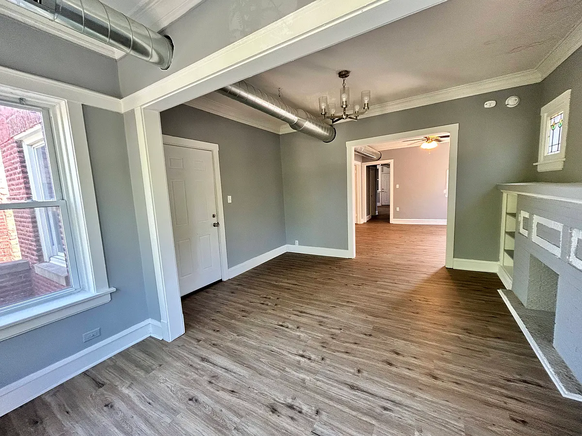 Building Photo - 2321 N Kostner Ave #2