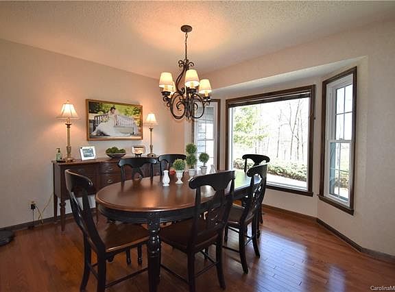 4th image of 1002 High Vista Dr