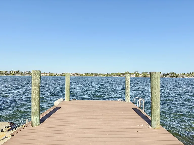1231 Stillwater Dr — Photo 5