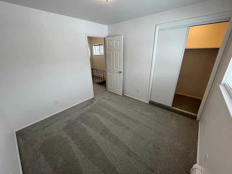 3520 Sheridan Ave — Photo 34