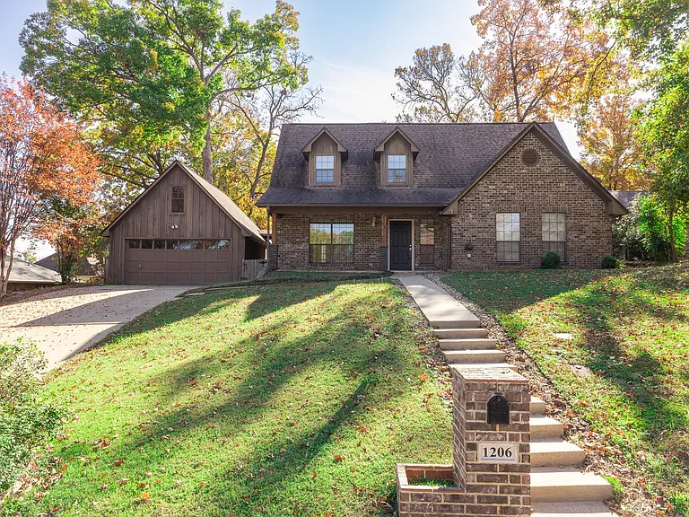 1206 Marigold Ln — Photo 1
