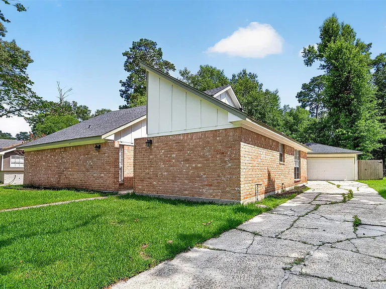 1834 Shadow Rock Dr — Photo 3