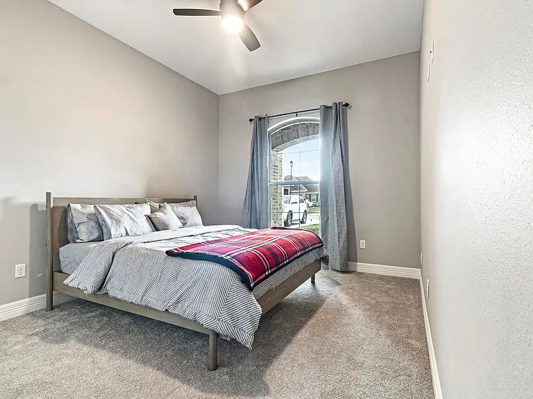 716 Dianne Ln — Photo 14