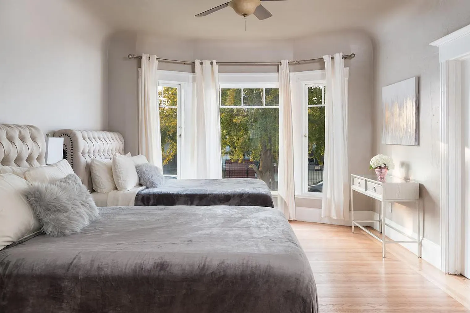 2 bed, 1.0 bath, $4,690 — Photo 4