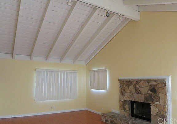 4th image of 10150 Woodley Ave