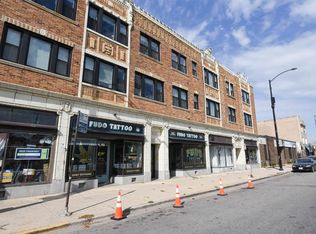 5610 N Western Ave #D301, Chicago, IL 60659