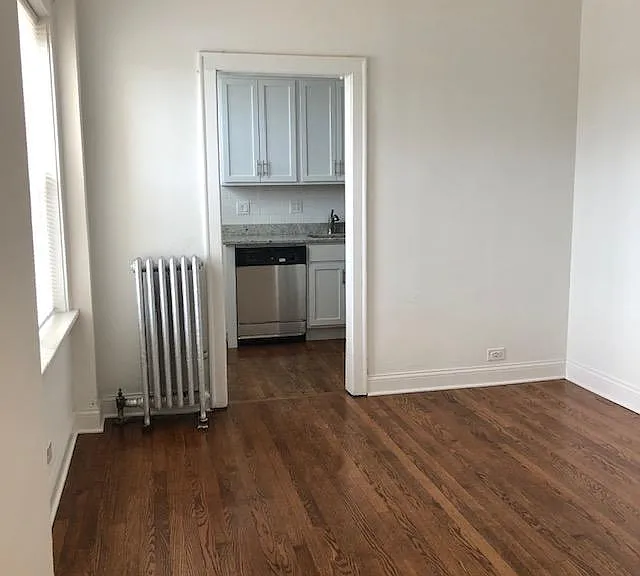 810 Clark St — Photo 11