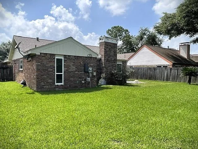 15523 Pensgate St — Photo 26