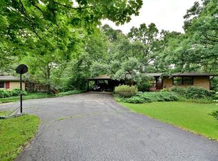 23W215 Red Oak Dr, Glen Ellyn, IL