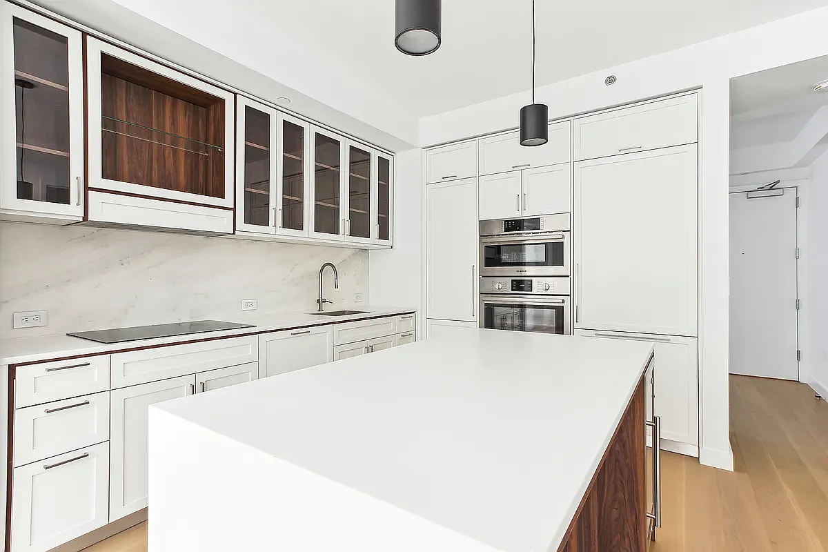 115 East 55th Street — Photo 4