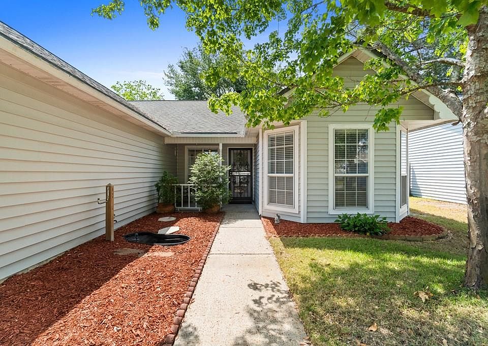 1st image of 142 Heritage Cir
