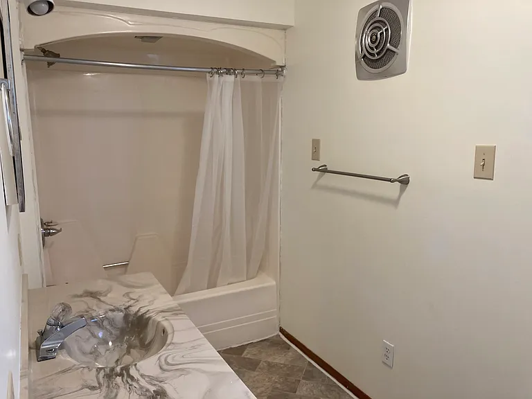 75 Pershing St — Photo 10