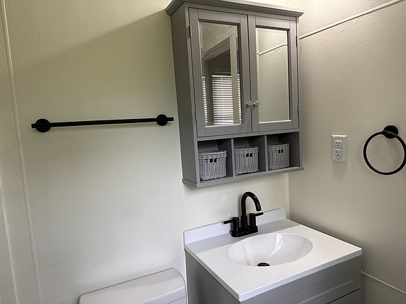 4th image of 709 Avenue I