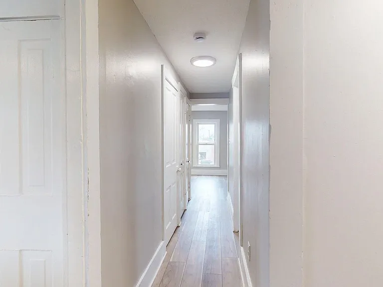 1031 W 9th St — Photo 10
