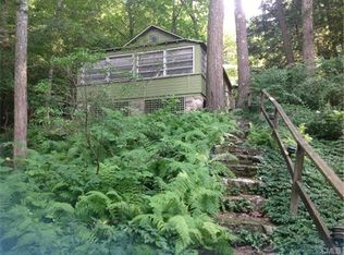 14 Mohawk Trl, Sandy Hook, CT 06482