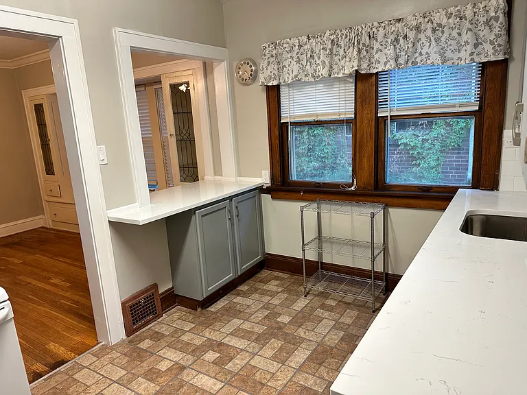 1242 Hathaway Ave — Photo 8