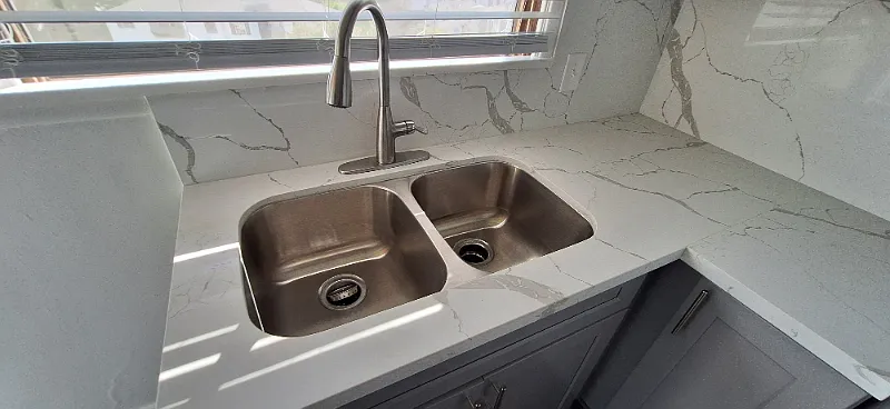 2 bed, 550 sqft, $3,195 — Photo 2