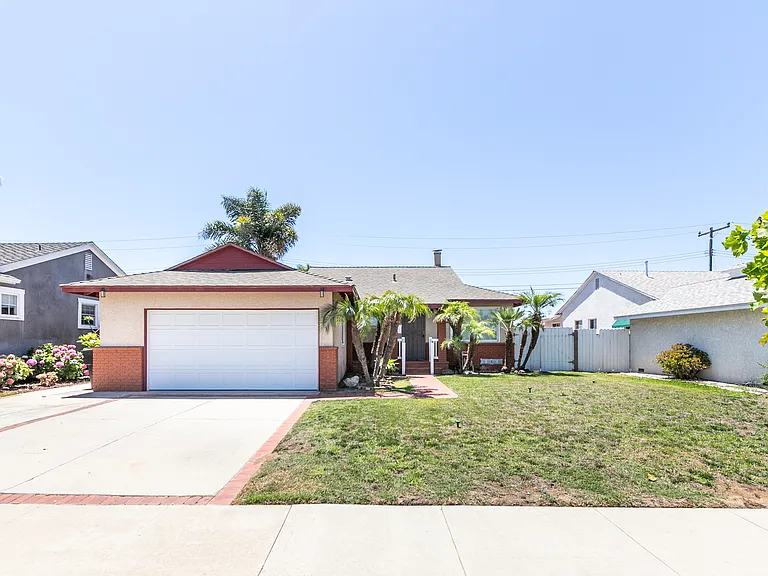 19413 Sturgess Dr — Photo 1