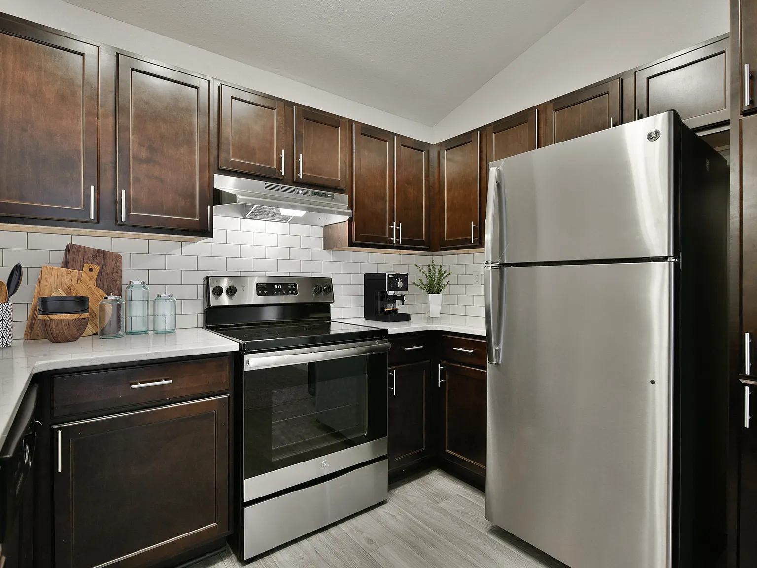 Whispering Ridge — Photo 2