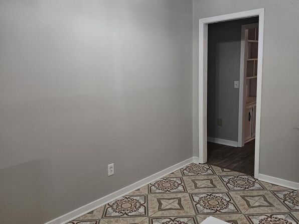 5225 Brookview Dr, Jackson, MS 39272